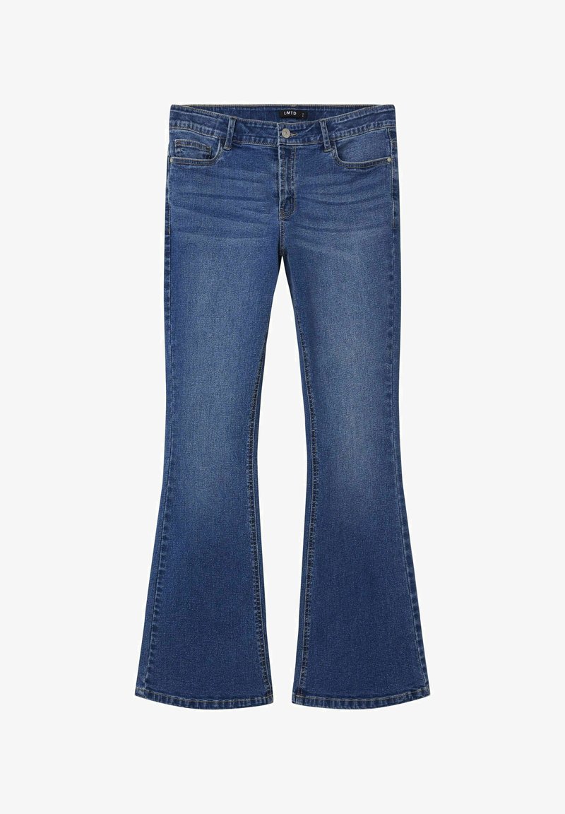 Jeans en denim bleu évasés avec un design classique à cinq poches, dotés d'une fermeture à bouton et de légères usures à l'avant.