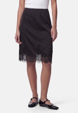 Pieces PCJESSA KNEE SKIRT - Пола тип молив - black