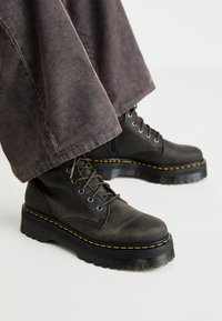 Martens JADON UNISEX Schnürstiefelette charcoal grey