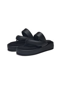 Infradito neri con larghe cinghie testurizzate, soletta ammortizzata e suola piatta resistente. Design minimalista con finitura opaca.