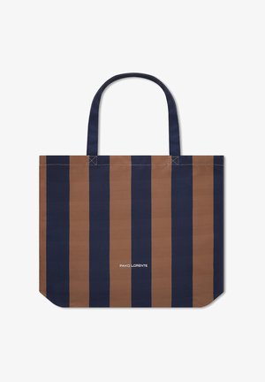 Torba typu tote z pionowymi paskami w kolorze granatowym i brązowym oraz dwoma granatowymi uchwytami, z białym logo "PAKO LORENTE" na środku.