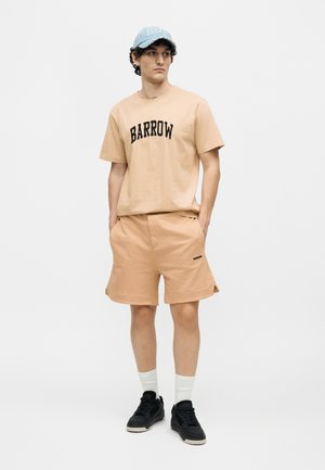 Barrow, UNISEX - Nyomott mintás póló - sabbia/sand