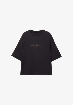 Sort oversized t-shirt lavet af blødt stof. Har en rund halsudskæring og korte ærmer. Centreret grafisk detalje i beige og brun.