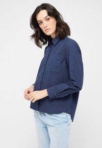 Mustang STYLE BIGNELL - Button-down blouse - blau