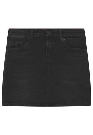 Czarna mini spódnica z denimu z szlufkami na pasek, przednimi kieszeniami, zapięciem na guziki oraz małym logo na przedniej prawej kieszeni.