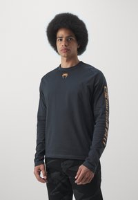 Venum UFC FIGHT WEEK 3.0 - Hosszú ujjú felső - black/gold