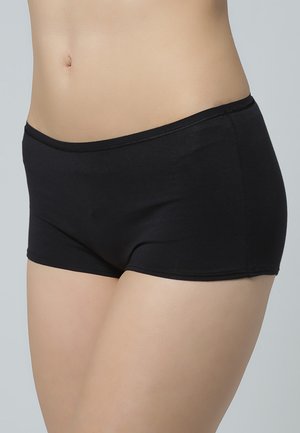 Zwarte katoenen boyshorts met een gladde textuur, elastische tailleband en zonder zichtbare logo's of patronen, die volledige dekking en comfort bieden.