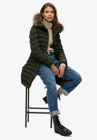 Superdry & Co FUJI HOOD MID LENGTH - Abrigo de invierno - olive green
