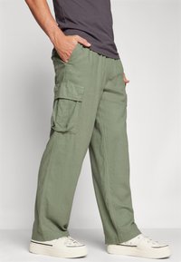 Jack & Jones PREMIUM JPSTBILL JJNATE JOG - Cargobroek - laurel wreath