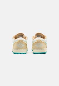 Jordan AIR JORDAN 1 SE  - Sneakers laag - sesame/dusty cactus/glacier blue/sail/coconut milk