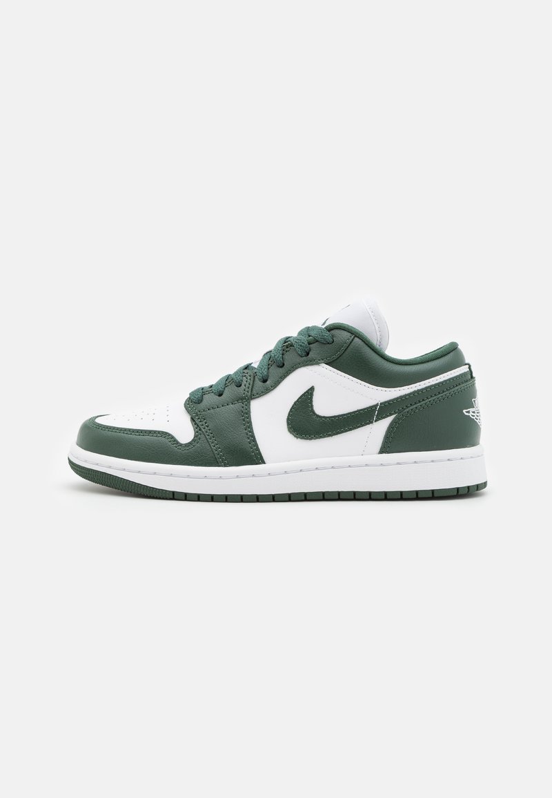 Jordan - AIR JORDAN 1 - Matalavartiset tennarit - white/galactic jade, Suurenna