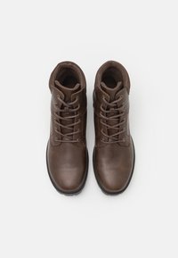 Pier One Botines con cordones - brown