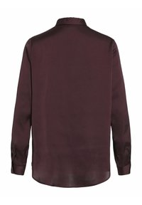 Chemise en satin violet foncé à manches longues, vue de dos, avec un col classique et des poignets boutonnés.