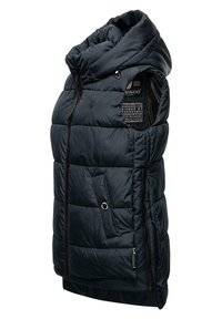 Gilet matelassé noir avec un col montant, doté d'une fermeture éclair, de poches latérales et d'une finition texturée. Étiqueté avec la marque et les instructions d'entretien.