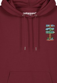 Bordeaux hoodie van zachte stof met een grafisch ontwerp van geschilderde wegwijzers met landschappen, gedetailleerde accenten en een trekkoordsluiting.