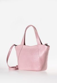 Borsa in pelle rosa con forma arrotondata, manici corti e spallaccio staccabile. Texture liscia con dettagli di cucitura minimi.