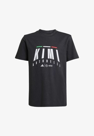 Camiseta de algodón negra con texto en blanco en negrita "KIMI ANTONELLI" con acentos en verde y rojo, cuello redondo estándar y mangas cortas.