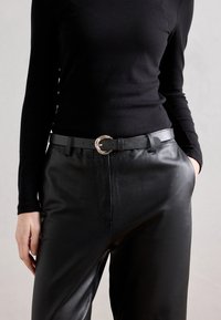 Anna Field LEATHER - Riem - black/gold-coloured