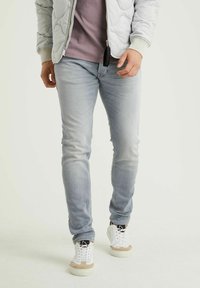 CHASIN' - EGO TORNADO - Blugi slim fit - light grey Imagine miniatură 1