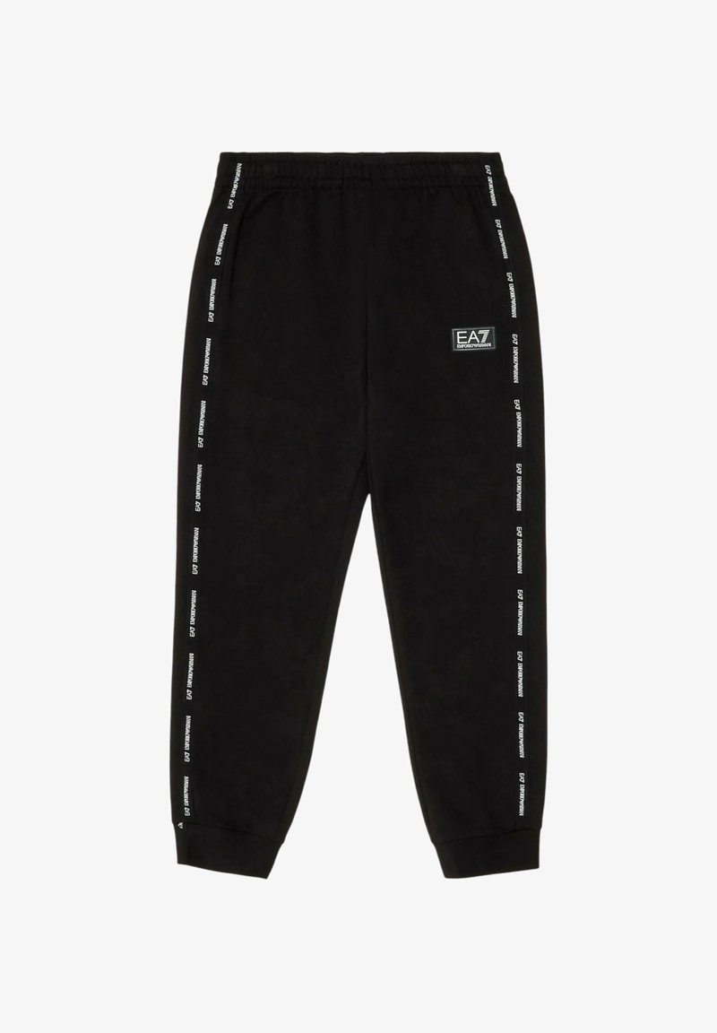 Pantaloni della tuta neri realizzati in morbido tessuto, con vita elasticizzata, caviglie affusolate e strisce laterali bianche con il logo "EA7".