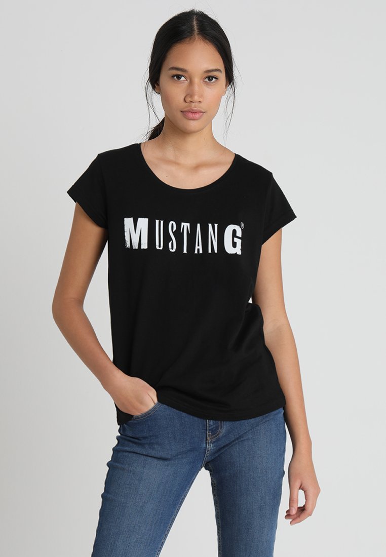 Mustang Women's products online shop 