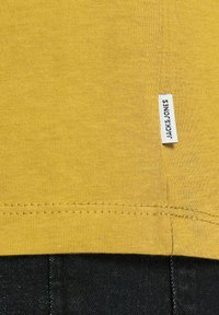 Jack & Jones JJE TEE  O-NECK  - Basic T-shirt - dried tobacco