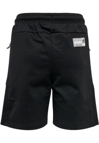Svarta shorts med en slät yta, elastisk midja, sidofickor och sydda detaljer. En logopatch är synlig på baksidan.