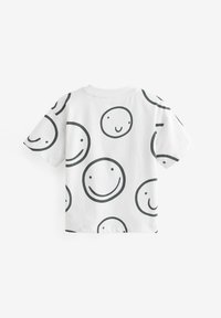 Next ALL OVER SHORT SLEEVE - REGULAR FIT - Camiseta estampada - white black