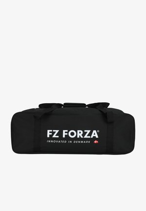 Sort rektangulær sportstaske med håndtag, der viser hvid tekst "FZ FORZA Innovated in Denmark" og et lille dansk flag.