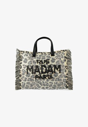 Tote taske med leopardprint med frynser i siderne, sorte håndtag og fremhævet sort tekst med teksten "RUE MADAM PARIS" på fronten.