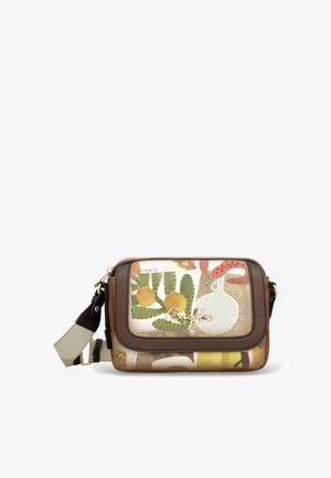 Kleine Umhängetasche mit abstraktem botanischem und Vasenmuster in Grün-, Gelb- und Brauntönen, ausgestattet mit einem beigen verstellbaren Riemen und goldfarbenem Logodetail.