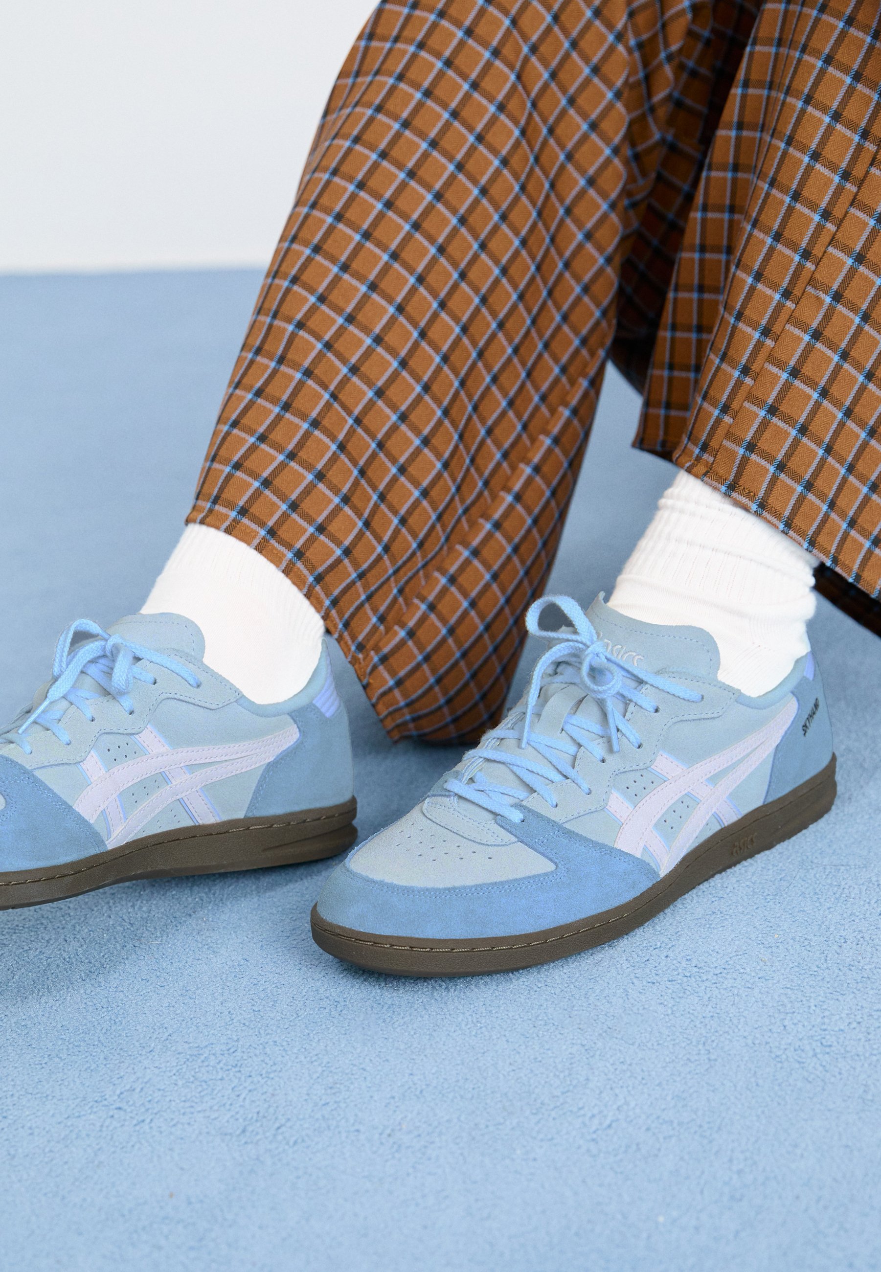 ASICS SportStyle SKYHAND OG UNISEX - Trainers - light blue 