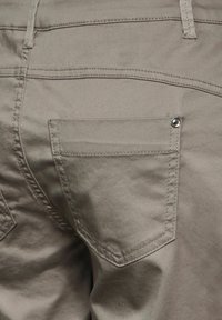 Street One BERMUDA - Shorts - braun