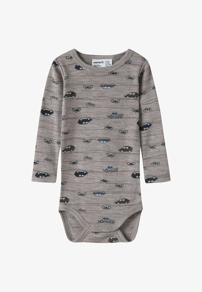 Body bébé à manches longues gris avec des pressions en bas, orné de petits motifs de voitures et motos bleues et noires.