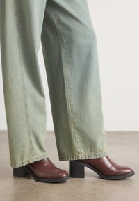 NALIE - Kotníková obuv na vysokém podpatku - dark brown