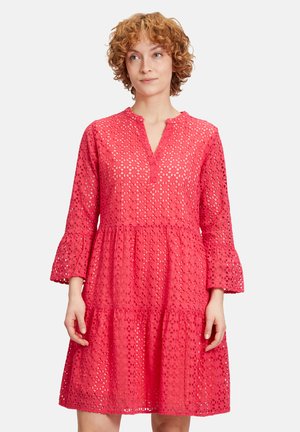 CASUAL - Day dress - himbeere