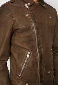 AllSaints Skinnjacka - brown