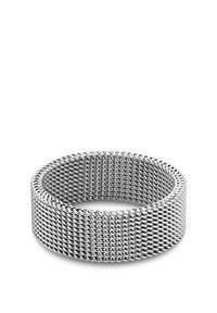 Sølv metalnet armbånd med en bred, cylindrisk form. Har en struktureret overflade skabt af sammenvævede led. Glatte kanter.