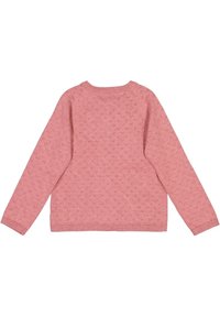 Różowy sweter z dzianiny o fakturowanym wzorze, okrągłym dekolcie i długich rękawach. Posiada ściągacze u dołu i przy mankietach.