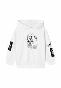 Sudadera blanca con diseños gráficos en negro, que incluyen calaveras y texto. Manga larga con parches negros en contraste en ambos brazos.