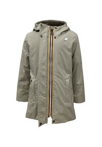 Giacca impermeabile grigia chiara con cappuccio, due tasche laterali, zip multicolore e logo sul petto. Texture liscia. Design di lunghezza media.