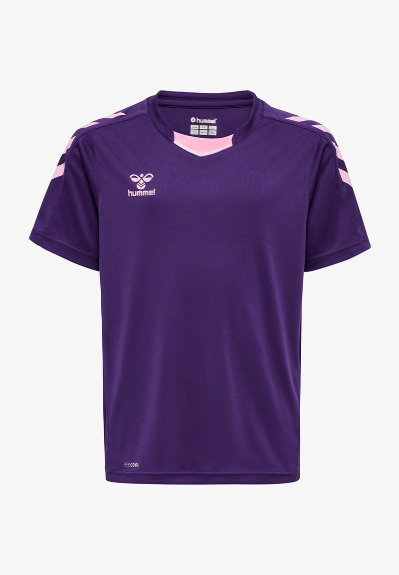 Lilla sports-trøje med v-hals og korte ærmer. Har rosa striber på skuldrene og "hummel" logoen på brystet.