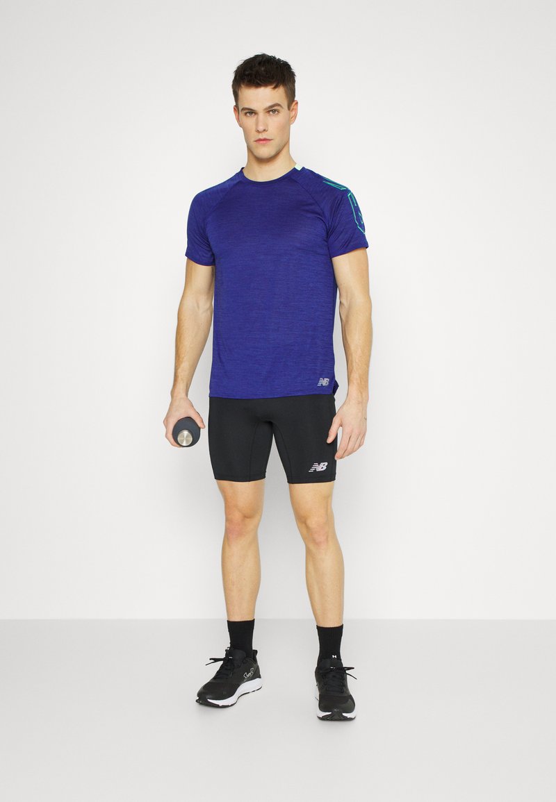 Herren Shirts | New Balance FAST FLIGHT HALF TIGHT Tights black/schwarz - LA90467 Herren Shirts | New Balance FAST FLIGHT HALF TIGHT Tights black/schwarz - LA90467