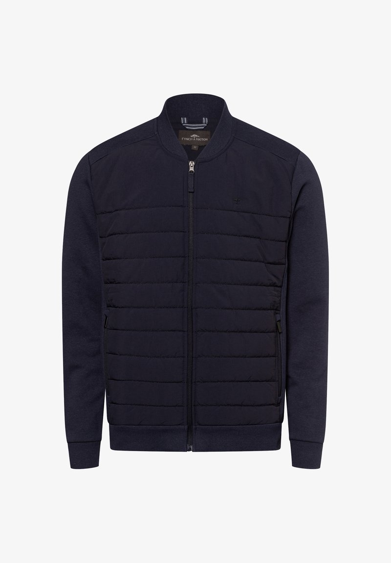 Marine bomberjack met een gevoerde voorkant, geribde kraag en manchetten, ritssluiting en zijzakken; heeft een gladde textuur en contrasterende panelen.