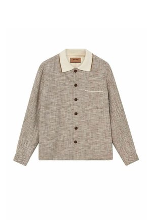 Cardigan con bottoni a maniche lunghe a righe orizzontali beige e marroni, collo crema, tasca sul petto e polsini a coste.