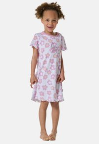 Kurzes Nachthemd in Weiß mit pink- und gelbfarbenem Blumenmuster, mit gewelltem Saum, aus weichem Baumwollmaterial, geeignet für Kinder.