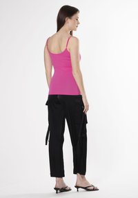 INFLUENCER Top - azalea