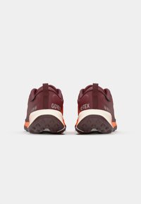 Nike Performance JUNIPER - Chaussures de running - dark team red/hyper crimson/burgundy crush/sail