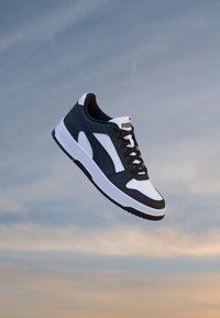 Δεν επιλέχθηκε, white/black