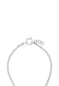 Bracciale in argento con link intrecciati, chiusura rotonda e catena di estensione regolabile con un piccolo ciondolo a disco.